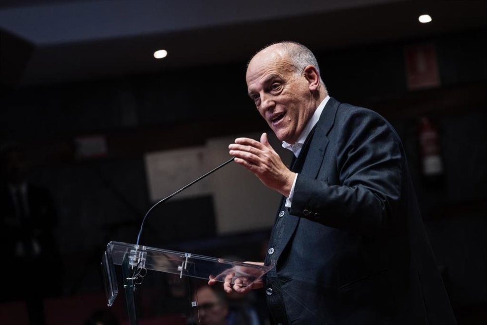 Archivo - El presidente de LaLiga, Javier Tebas, interviene durante el acto de entrega de los XVI premios anuales del Foro Justicia y Discapacidad, en la sede del CGPJ, a 20 de diciembre de 2023, en Madrid (España). El Foro Justicia y Discapacidad entre