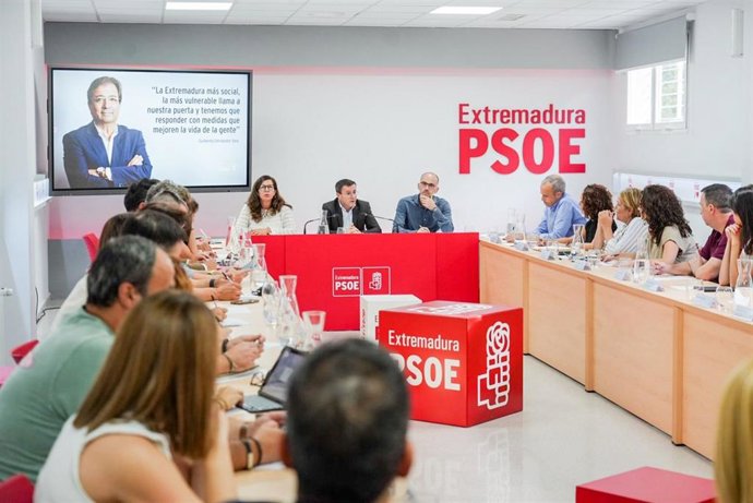 Imagen de la eunión de la Comisión Ejecutiva Regional del PSOE de Extremadura