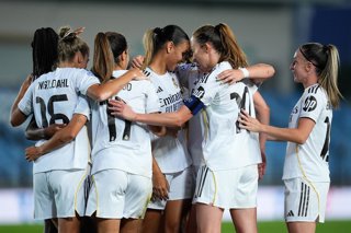 Maelle Lakrar of Real Madrid celebrates a goal with teammates during the UEFA Women’s Champions League 2025/26 League Phase MD1, football match played between Real Madrid CF and AS Roma at Alfredo Di Stefano stadium on October 08, 2025, in Valdebebas, Mad