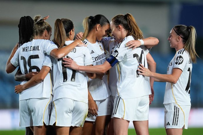 Maelle Lakrar of Real Madrid celebrates a goal with teammates during the UEFA Women’s Champions League 2025/26 League Phase MD1, football match played between Real Madrid CF and AS Roma at Alfredo Di Stefano stadium on October 08, 2025, in Valdebebas, Mad