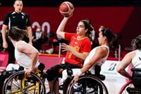 La selección femenina planta cara antes de caer ante Países Bajos en las semifinales del Europeo de BSR
