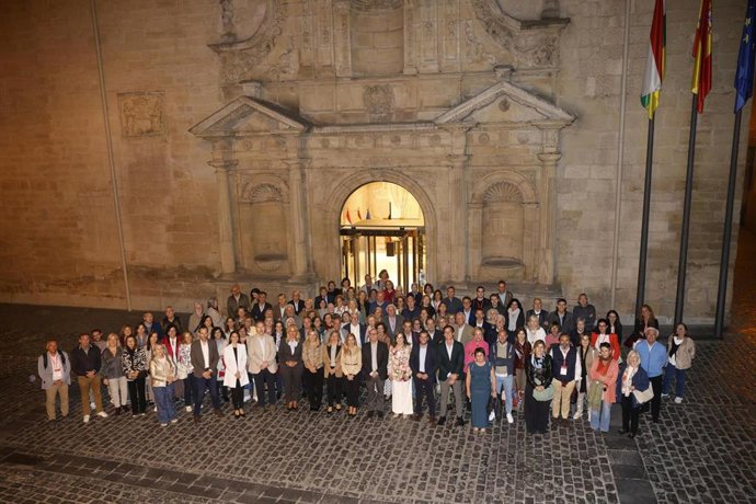 Fernández Cornago destaca "la importancia del diálogo" como punto de unión entre el Parlamento y las Defensorías Universitarias