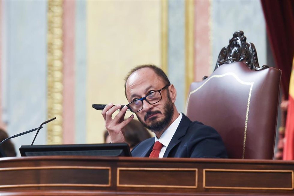 El vicepresidente primero de la Mesa del Congreso, Alfonso Rodríguez Gómez de Celis, durante una sesión plenaria en el Congreso