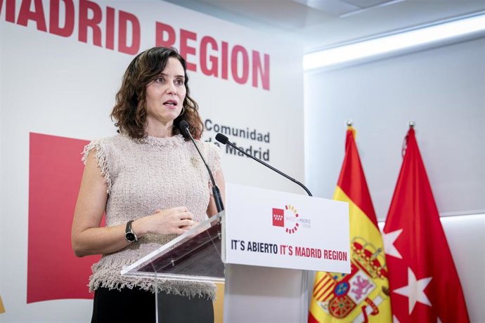 La presidenta de la Comunidad de Madrid, Isabel Díaz Ayuso, presenta la memoria de resultados 2024 de Invest in Madrid, a 15 de octubre de 2025, en Madrid (España).