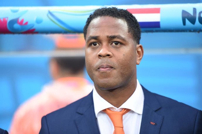 Archivo - FILED - 09 July 2014, Brazil, Sao Paulo: Then Dutch assistant coach Patrick Kluivert is seen during the FIFA World Cup 2014 semi-final soccer match between the Netherlands and Argentina at the Arena Corinthians in Sao Paulo. Former Netherlands f