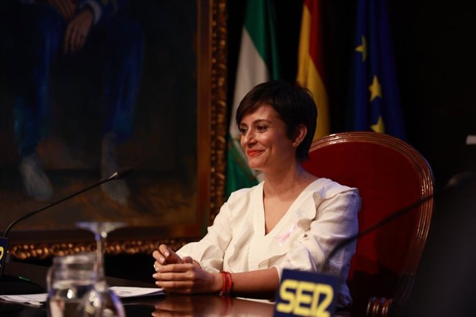 La ministra de Vivienda y Agenda Urbana, Isabel Rodríguez, este jueves, en Sevilla