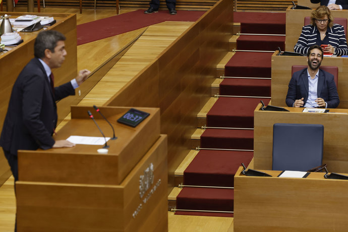 El 'president' de la Generalitat, Carlos Mazón, en la sesión de control este jueves en Les Corts