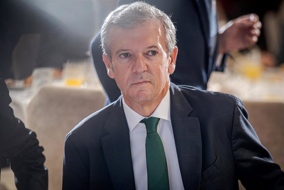 El presidente de la Xunta de Galicia, Alfonso Rueda, durante un desayuno informativo de Fórum Europa, en el Real Casino Gran Círculo de Madrid, a 16 de octubre de 2025, en Madrid (España).