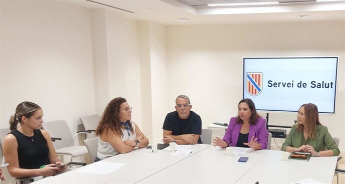 La consellera de Salud, Manuela García, presenta el Proyecto Auria en rueda de prensa.