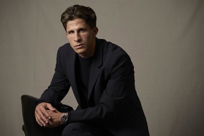 Giuliano Simeone posa para la revista 'El Club del Deportista'