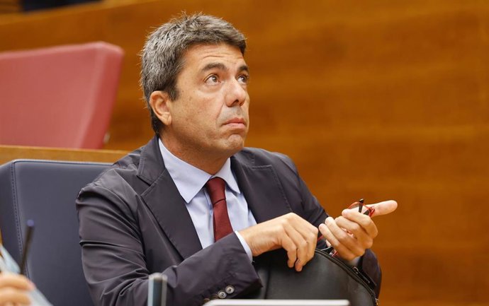 El 'president' de la Generalitat, Carlos Mazón, en la sesión de control
