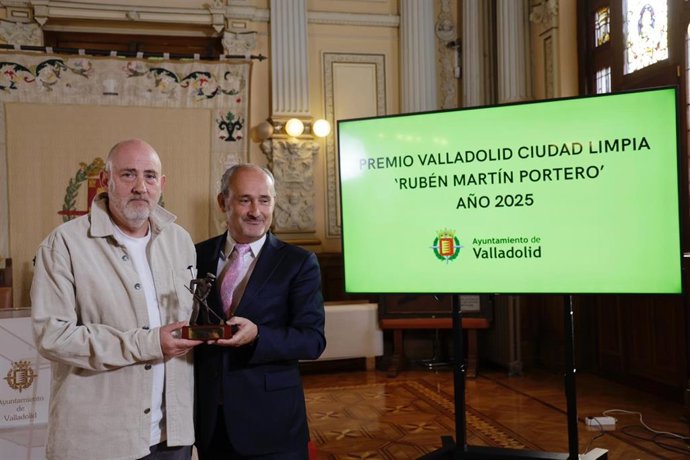 El concejal de Salud Pública y Seguridad Ciudadana, Alberto Cuadrado, presenta la primera edición de este galardón