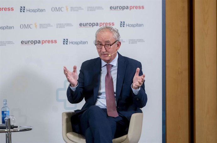 El presidente de OMC, Tomás Cobo, durante el 'Foro Profesiones Sanitarias: La profesión médica en España', en el Hotel Hesperia Madrid , a 16 de octubre de 2025, en Madrid (España). El encuentro ha sido organizado por Europa Press, Hospiten, la Organizaci