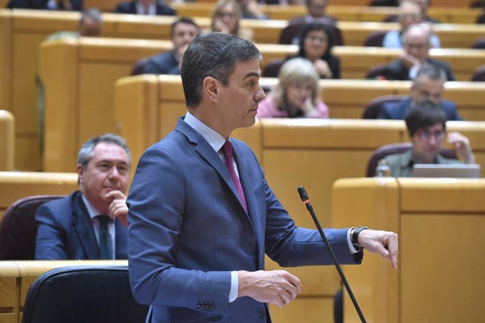 Archivo - Arquivo - O Presidente do Governo, Pedro Sánchez, fala durante uma sessão de controle do governo no Senado, em 12 de março de 2024, em Madri (Espanha). O Presidente do Governo aparece pela primeira vez nesta legislatura na sessão de controle do 
