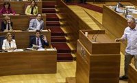 Mazón critica el “relato paralelo” de Compromís sobre la dana y Baldoví le define como “un pelele en manos de Vox”