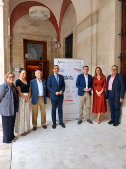 El delegado territorial de Turismo, Cultura y Deporte en Málaga, Carlos García Giménez; y el director del Instituto Andaluz del Flamenco, Cristóbal Ortega, informa sobre aniversario de declaración del Flamenco como Patrimonio Inmaterial de la Humanidad