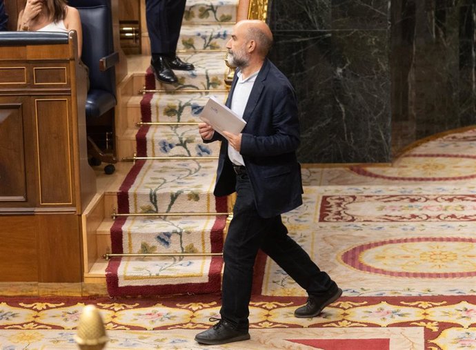 Archivo - El diputado del BNG Néstor Rego durante un pleno extraordinario, en el Congreso de los Diputados, a 9 de julio de 2025, en Madrid (España). 