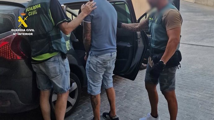 Homem preso em Santa Pola acusado de atirar no ombro da irmã e de tráfico de drogas