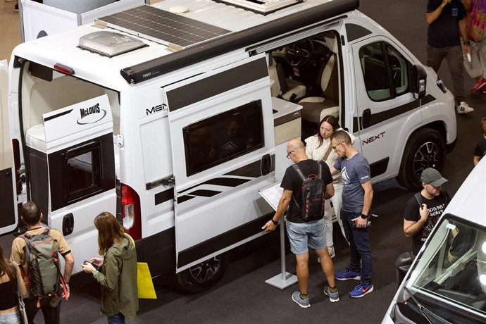 El 75% de asistentes al salón Caravaning 2025 apuestan por autocaravanas y camper, según una encuesta del evento.