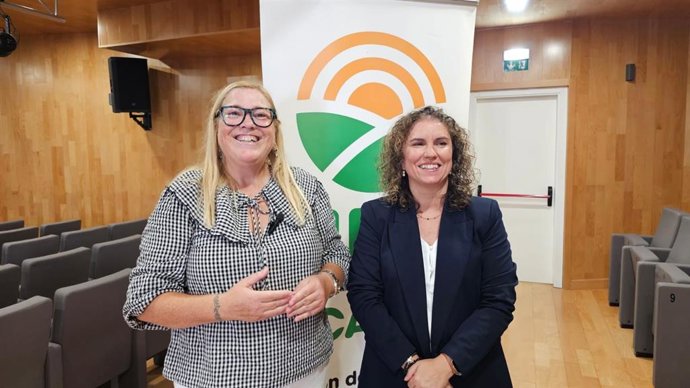 La responsable de Igualdad de la Diputación de Cádiz, Susana Sánchez Toro, en el encuentro ‘Voces rurales femeninas’, organizado por la Unión de Pequeños Agricultores y Ganaderos de Cádiz, UPA Cádiz, en Rota.