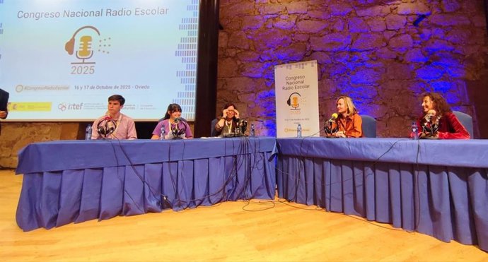 La ministra de Educación, Formación Profesional y Deporte, Pilar Alegría, participa junto a la consejera asturiana de Educación, Eva Ledo, en el Congreso Nacional de Radio Escolar 2025 en Oviedo.