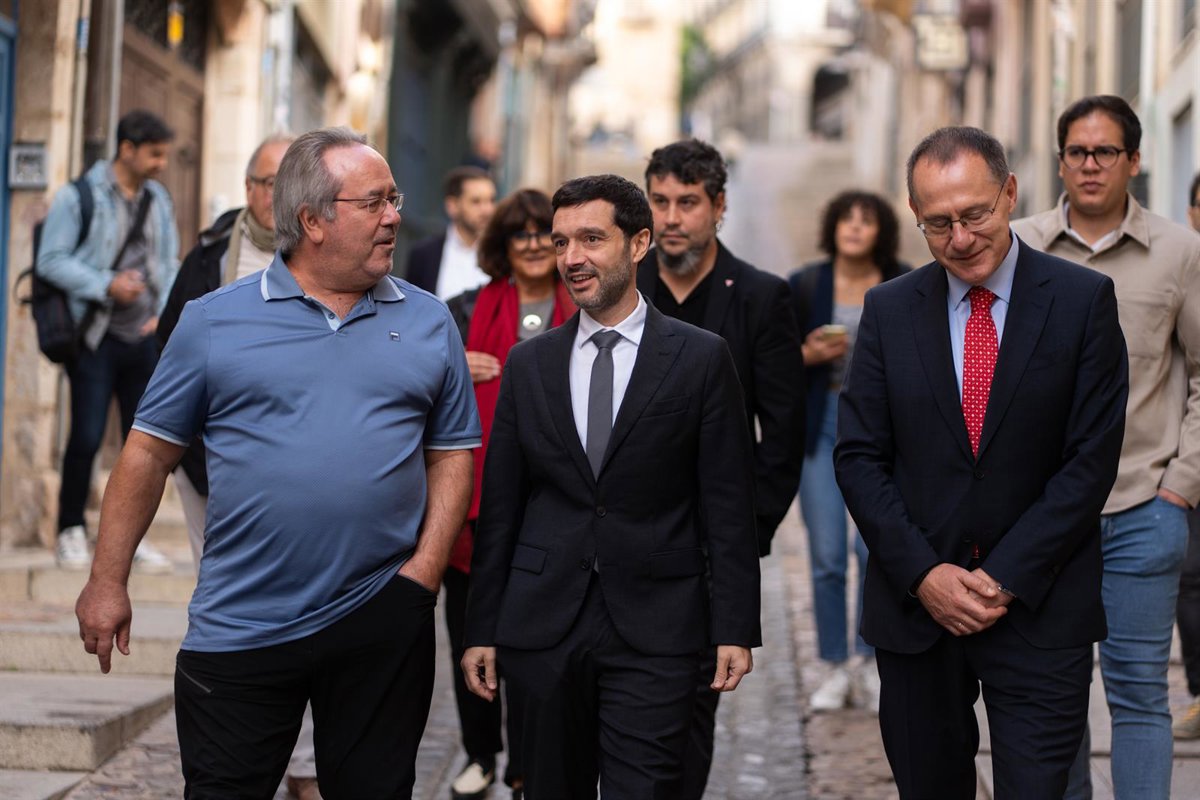 Bustinduy sitúa los viajes del Imserso en  la punta de lanza del bienestar en el envejecimiento 