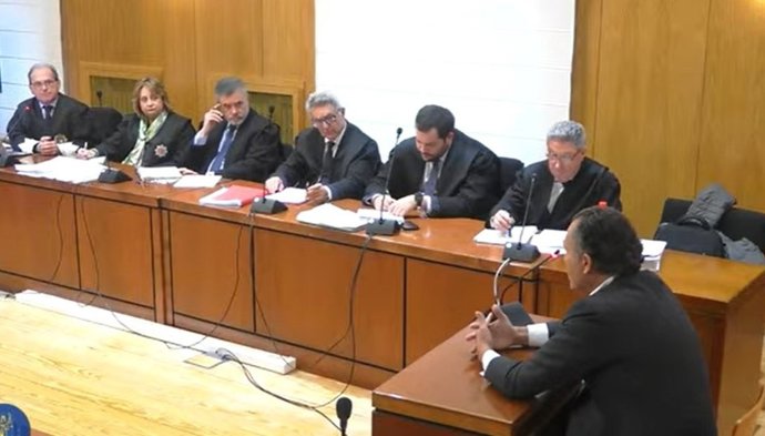 Un promotor de parques eólicos apunta a Villanueva como la persona que estaba detrás la presunta trama