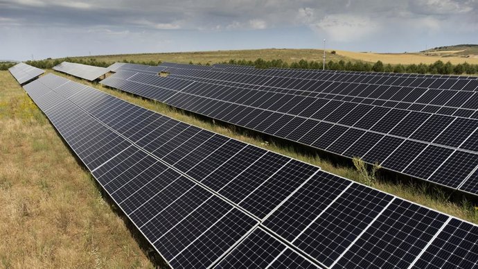 Archivo - Vista De La Instalacion De Paneles Fotovotaicos Realizada Por EDP En La Metalurgica Exide.