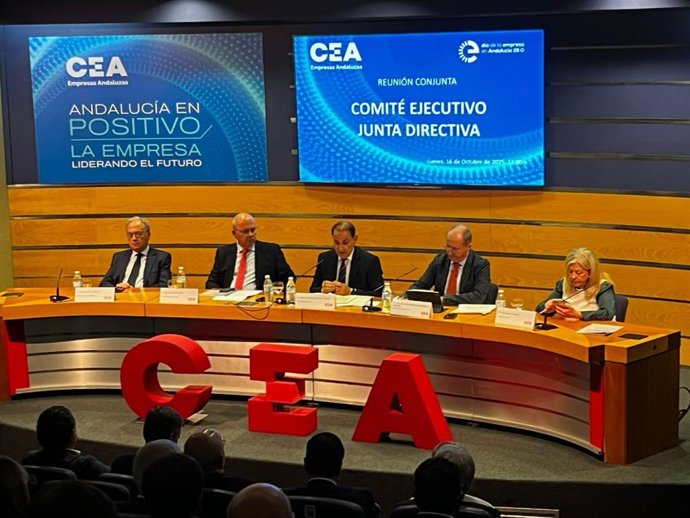 Imagen de representantes de la Confederación de Empresarios de Andalucía (CEA).