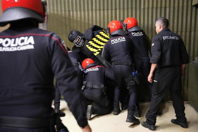 La Policía Canaria se forman con la Ertzaintza en resolución de situaciones de alto riesgo