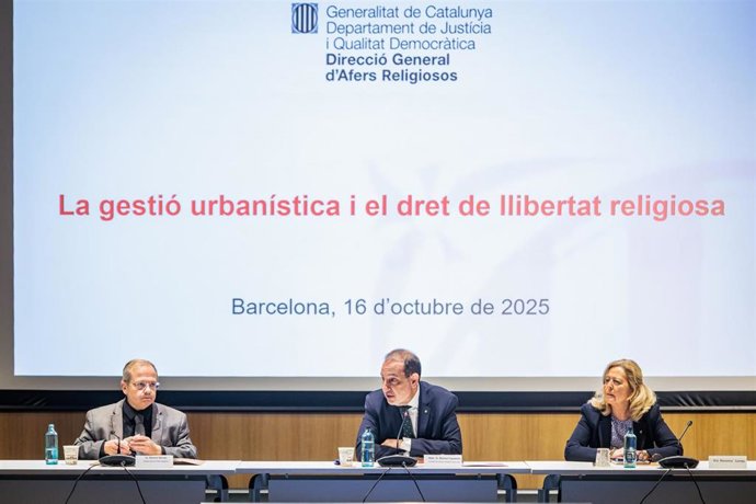 (I-D) El Director De Asuntos Religiosos, Ramon Bassas, El Conseller Espadaler Y La Directora De Los Servicios Territoriales De Justicia Y Calidad Democrática En Tarragona, Rosanna Camps