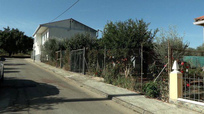 Calle Enrique Tierno Galván de La Codosera, lugar en el que se produjo el atropello mortal de una mujer.