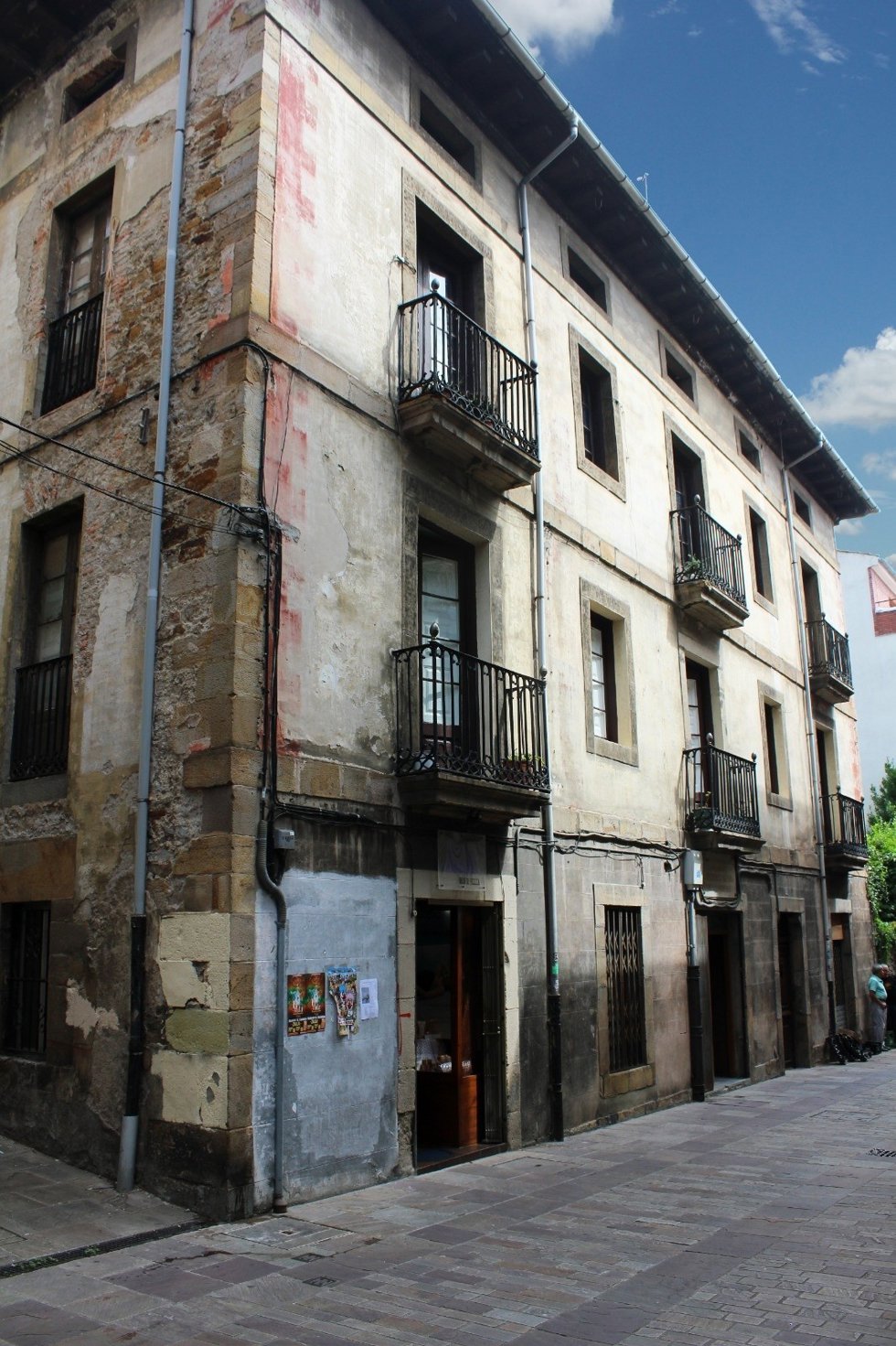 Edificio de la calle Correduría donde se ubicará el centro de FP en Balmaseda.