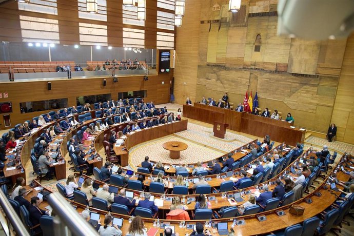 Archivo - Vista general del hemiciclo de la Asamblea de Madrid, durante un pleno en la Asamblea de Madrid