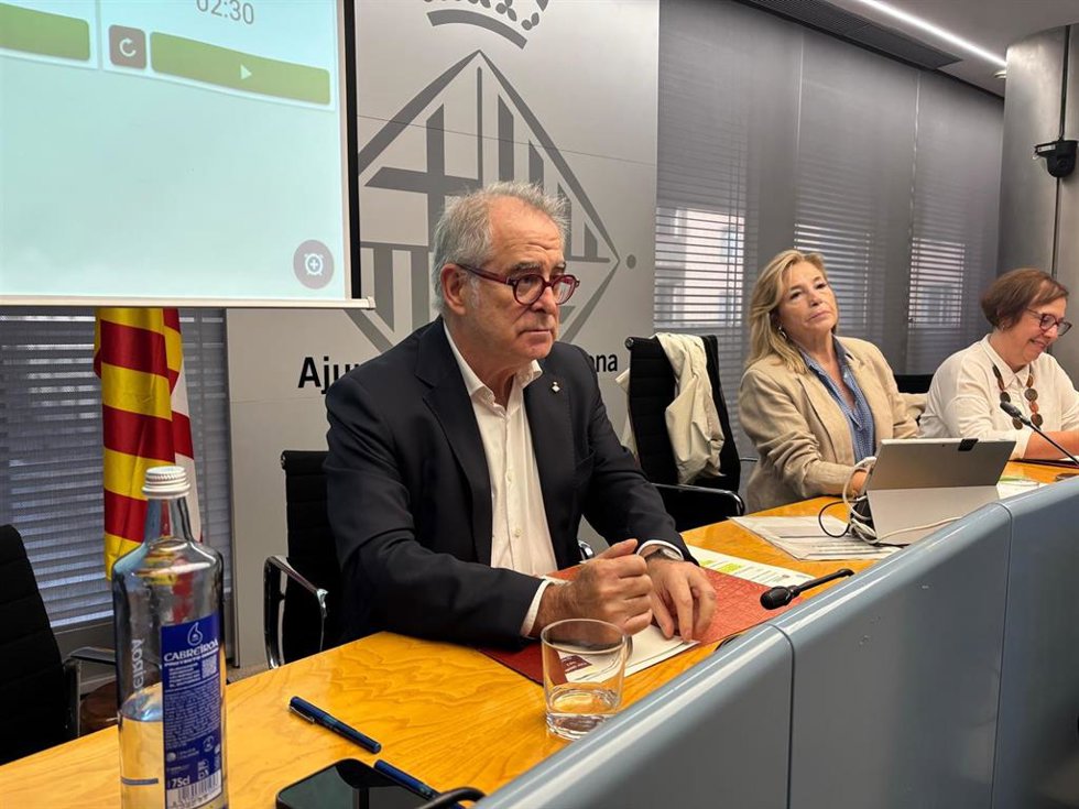 El teniente de alcalde de Economía, Jordi Valls, en la comisión extraordinaria de este jueves