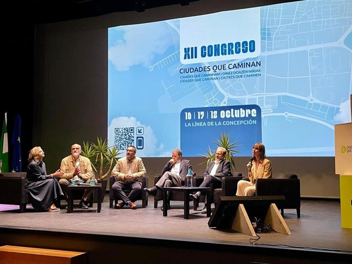 El vicepresidente segundo de la Diputación de Cádiz, Javier Vidal, en una mesa redonda del XII Congreso organizado por la Red de Ciudades que Caminan, que se celebra en La Línea de la Concepción hasta el próximo domingo.