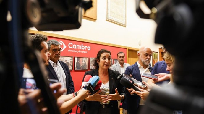 La consellera de Economía y Finanzas de la Generalitat, Alícia Romero, en una visita a Terres de l'Ebre (Tarragona).