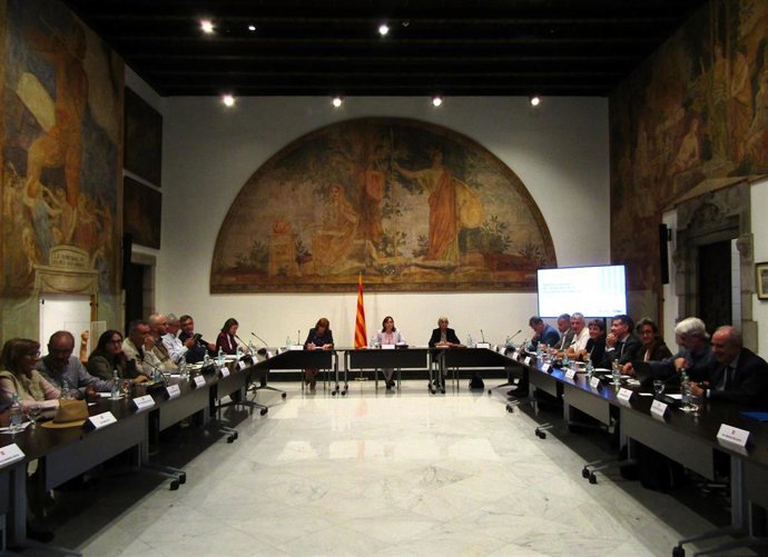 Constitución del Observatori de la Inundabilitat de Catalunya con la consellera de Territorio, Sílvia Paneque