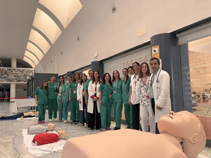 El Hospital Reina Sofía recuerda la importancia de saber realizar una RCP ante un paro cardíaco.