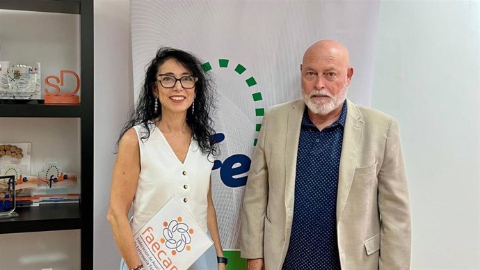 Imagen de la firma del acuerdo.