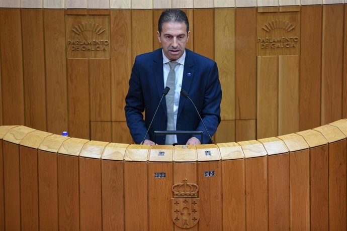 Archivo - El exconselleiro, en una intervención en la Cámara gallega.