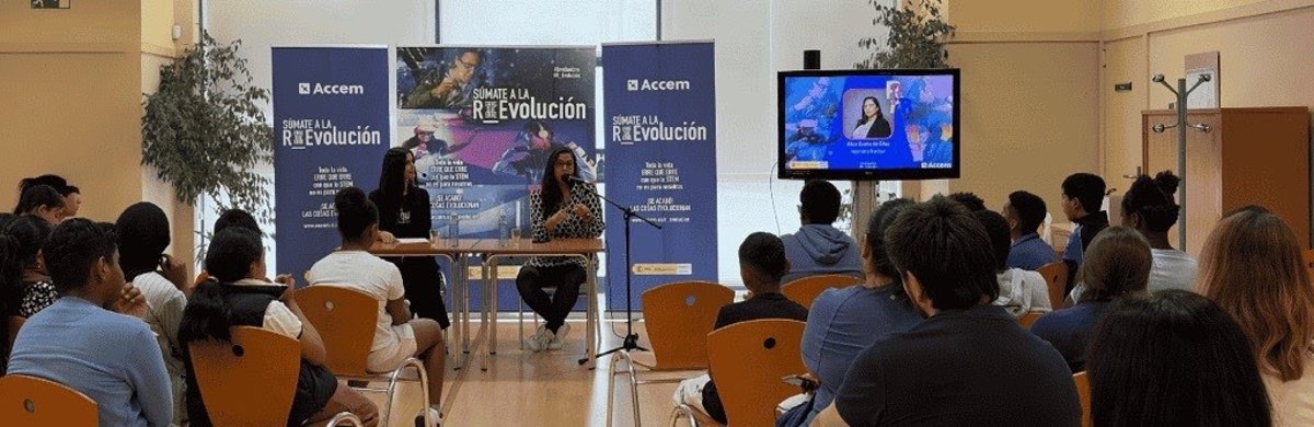 Accem impulsa la igualdad en la ciencia con la campaña  R_Evolución  en Madrid