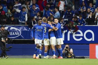 Alberto Reina Campos of Real Oviedo celebrates after scoring the team's first goal prior to the LaLiga EA Sports match between Real Oviedo and FC Barcelona at Carlos Tartiere on September 25, 2025, in Oviedo, Spain.