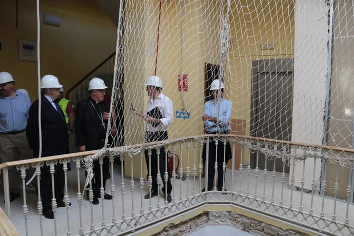 Visita a las obras del centro de acogida a personas sin hogar de Don Remondo.