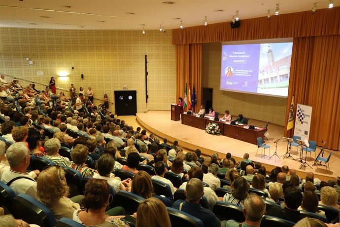 Comienzo del curso 2025/2026 del Aula Abierta de Mayores de la UPO