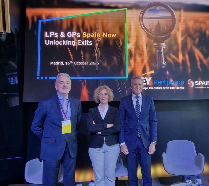 Foto de familia de SpainCap y EY.