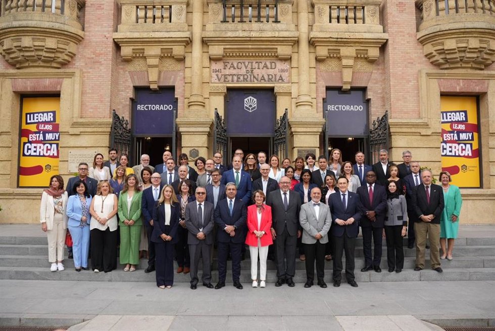 Foto de familia de los participantes en el XV Encuentro MESCRUE en la Universidad de Córdoba.