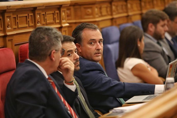El presidente del Grupo Parlamentario VOX en las Cortes de Castilla-La Mancha, David Moreno, durante la primera sesión del Debate sobre el Estado de la Región.