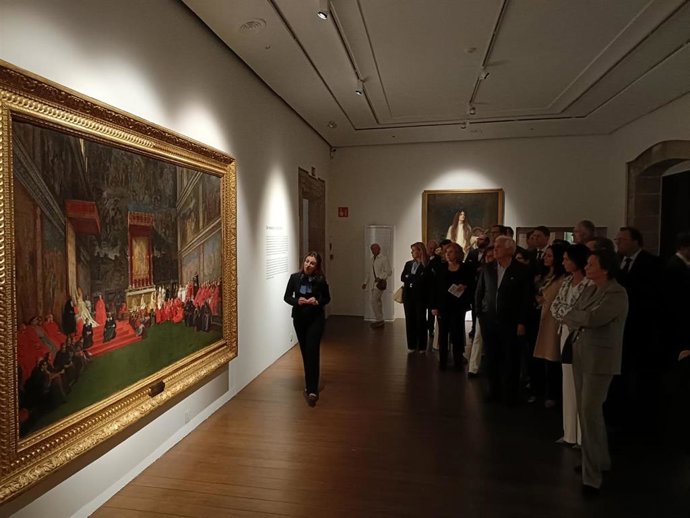 Inauguración en el Palacio de Revillagigedo, en Gijón, de la exposición 'La pintura contemporánea en la Colección Unicaja (1865-2000)'.