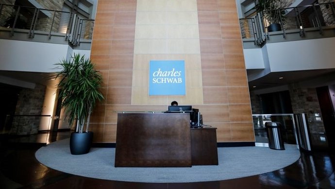 Archivo - Arquivo - Escritórios da Charles Schwab.